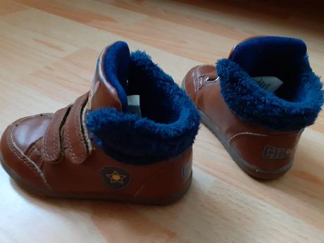 Topánky-labková patrola, 24