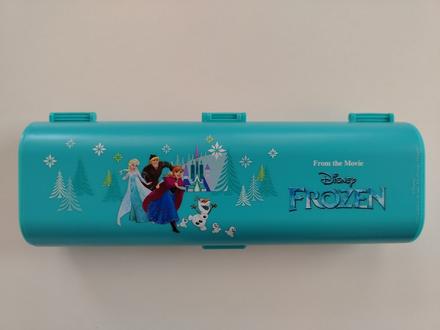 Elektrická zubná kefka oral b, 