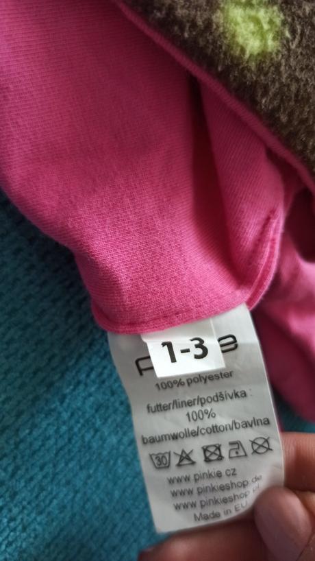 Detská čiapočka s brmbolcami, pinkie,86