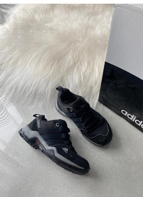 Adidas traxion, adidas,28