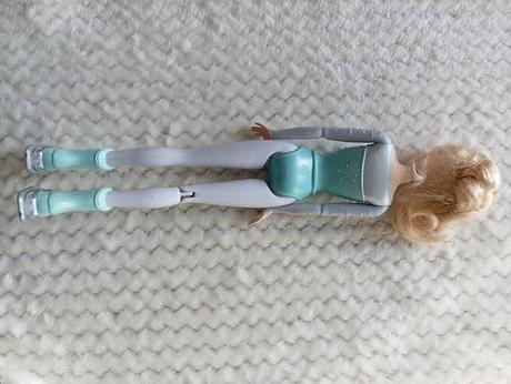 Barbie mattel elsa na korčuliach, 