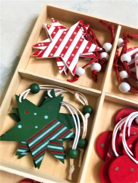 Drevené naturálne ozdoby 36 ks, 