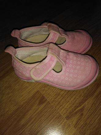 Dievčenské papučky, 22