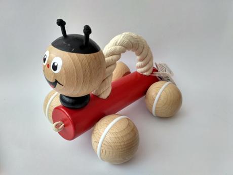 Drevený mravček na ťahanie aj úchop,