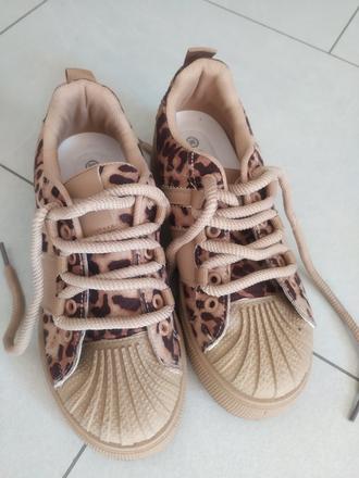 Tenisky, 36