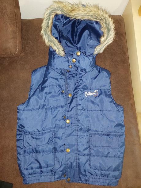 Vesta s kapucňou, 122