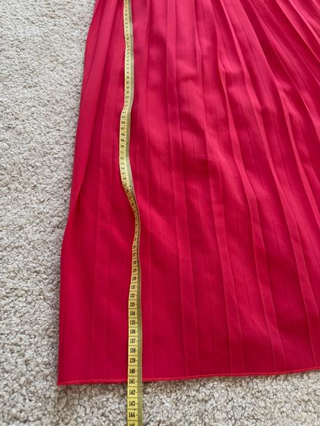 Spoločenské šaty, 36