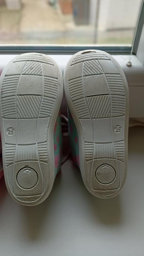 Papučky na šnúrky 2x veľ.25, 25