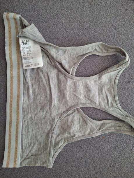 Dievčenské spodné prádlo., 158