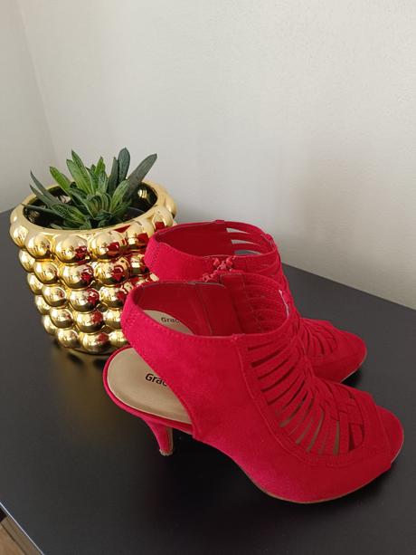 Červené topánky, graceland,38