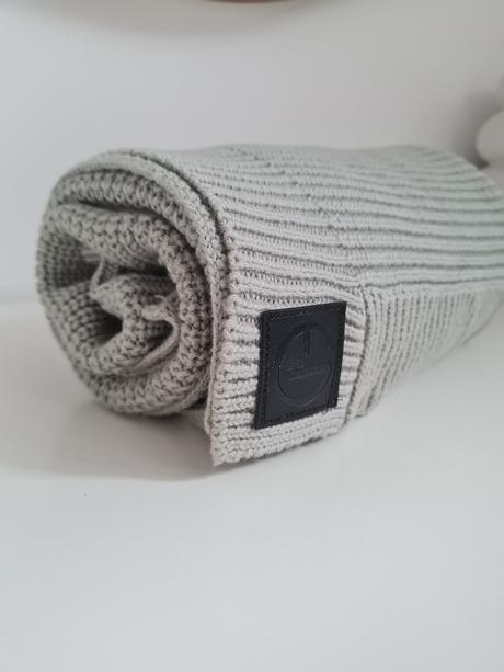 Vlnená pletená deka - mineral green elodie detail,