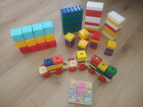 Kocky, lego, vláčik, 