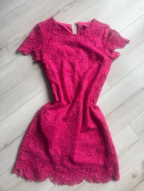 Spoločenské šaty, 152