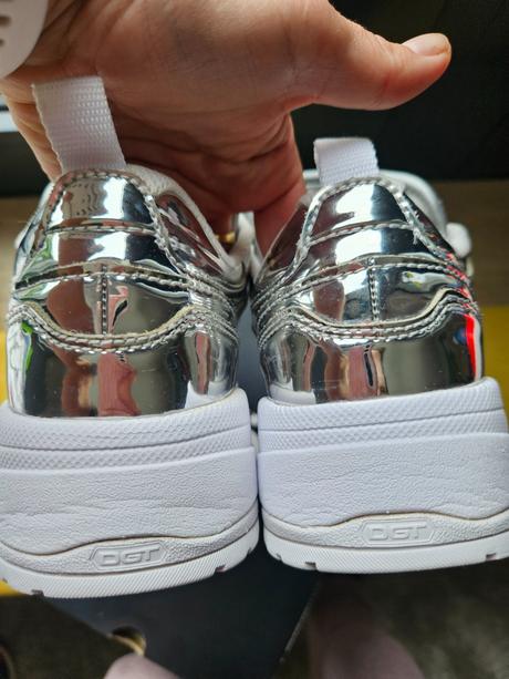 Strieborné tenisky, dc,37