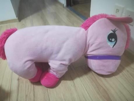 Veľký plyšový koník,