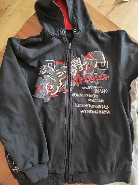 2 mikiny pre fesaka, 158