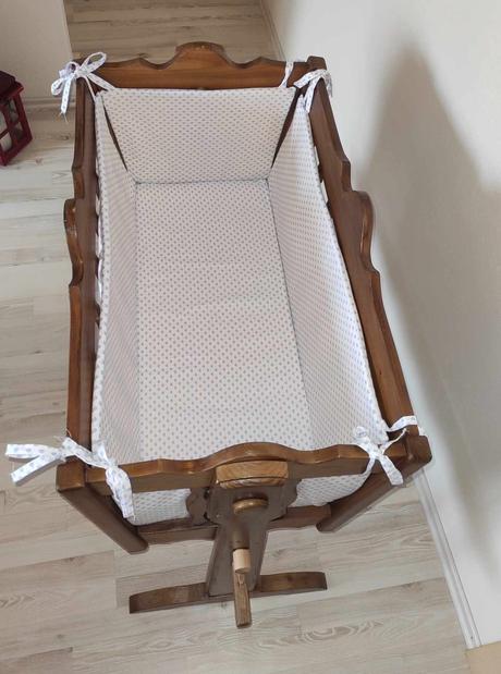 Starodávna kolíska zo smreku, šírka (cm): 60,dĺžka (cm): 110