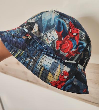 Klobúčik spiderman, 98