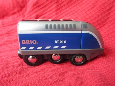 Brio - 33863 - app-enabled engine,