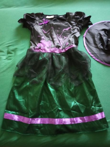 Kostým na halloween - dievča a chlapec,