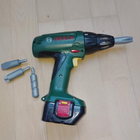 Náradie (píla,vŕtačka,...), 