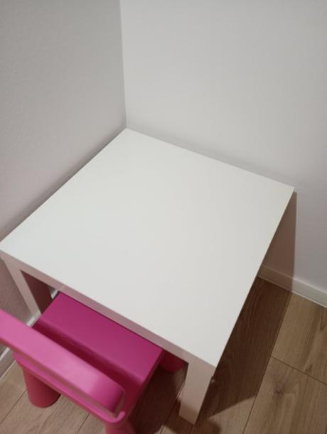 Ikea stôl a mamut stolička, 