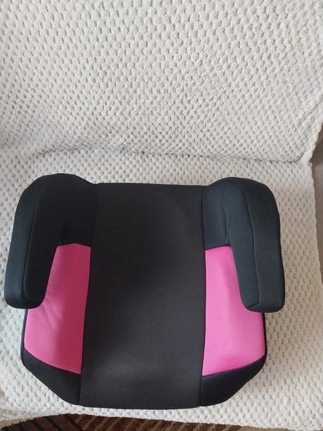 Podsedak do auta,
