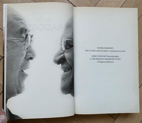 Kniha radosti dalajlama desmond tutu douglas abram,