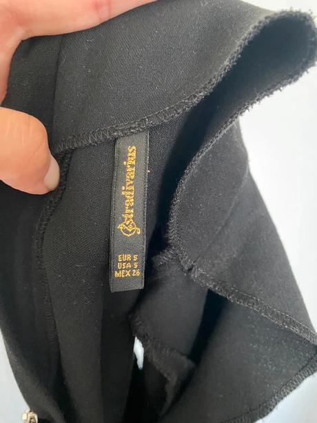 Čierne mini šaty, stradivarius,s