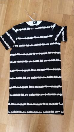 Čierne šaty s bielymi nepravidelnými pruhmi, f&f,s