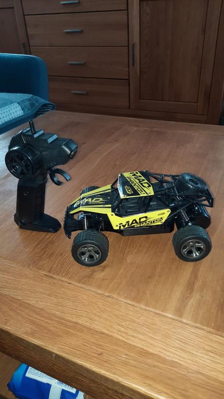 Autíčko na diaľkové ovládanie, 