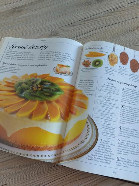Kniha zákusky a torty, 