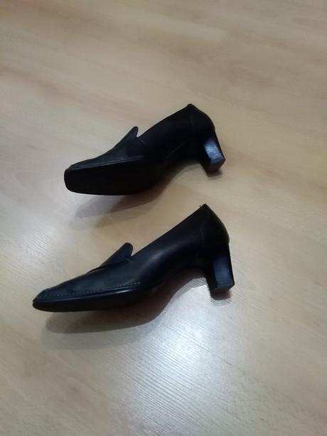 Čierne kožené topánky 35/36, baťa,35