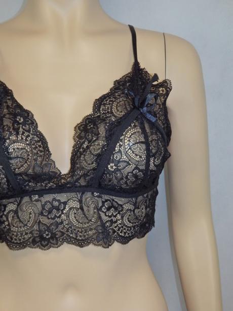 Kvalitná čipkovaná braletka, s