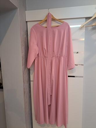 Ružové šaty, 48
