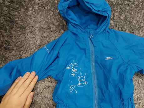 Nepremokava kombinéza do dažďa, 92