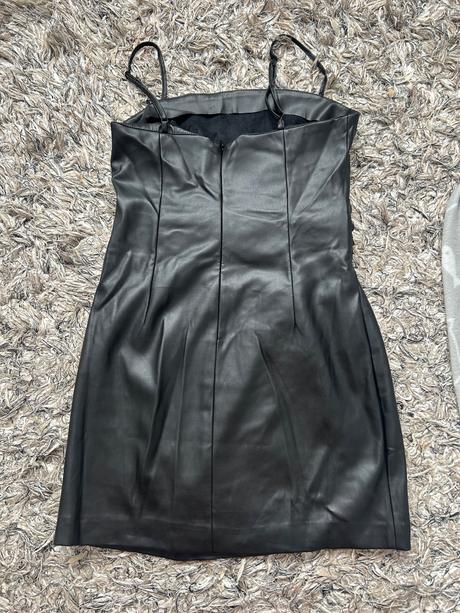 Kožené šaty, l