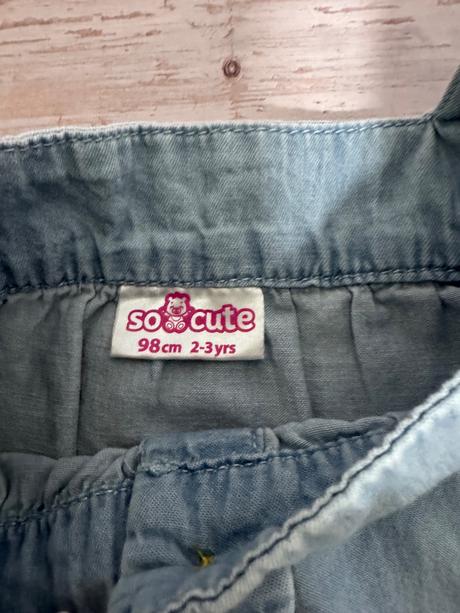 Letná blúzka s včielkami, 98