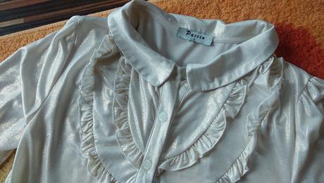 Extravagantné šaty, l