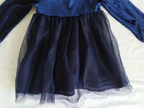 Príležitostné šatičky, tu,92