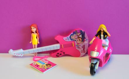 Barbie hračky,
