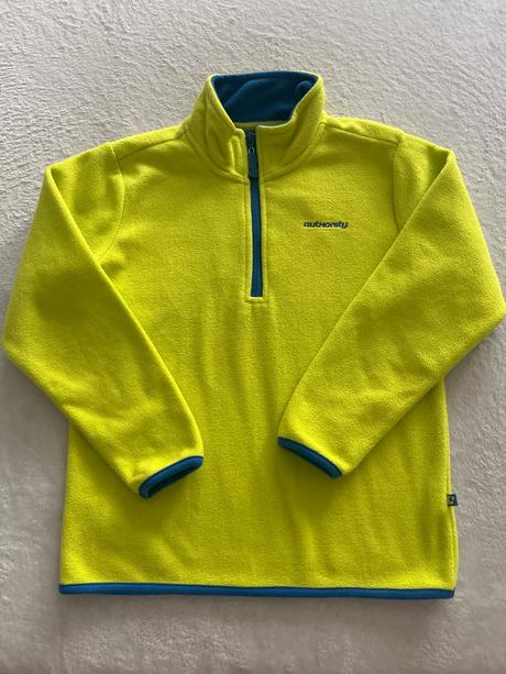 Mikina, authority,134