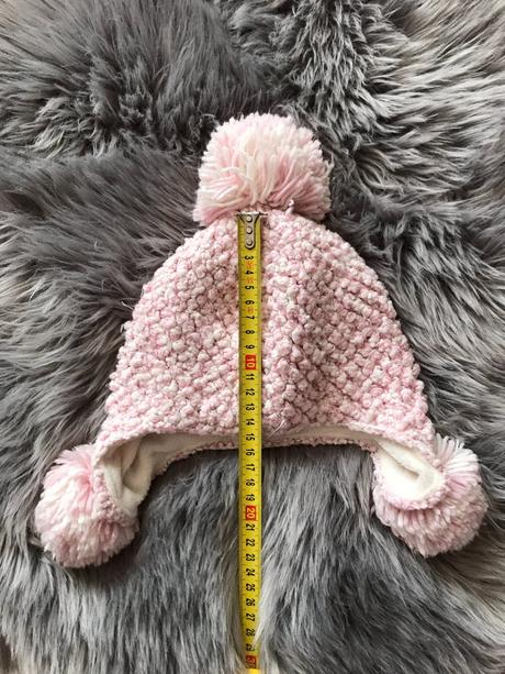 Bledoružová dievčenská čiapka,