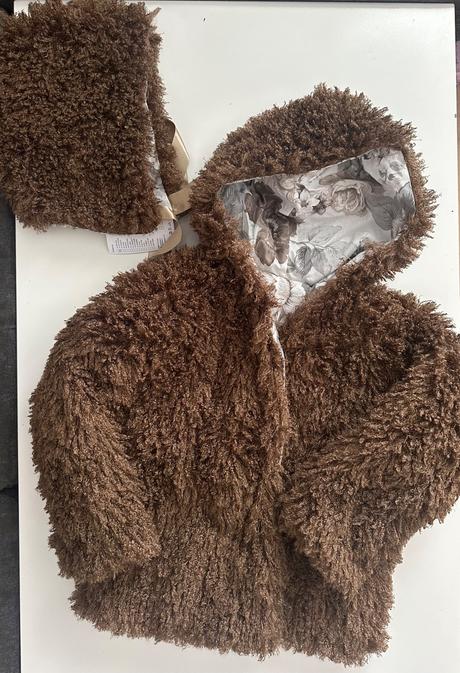 Muselinkovo kozusok a čiapka 116, 116