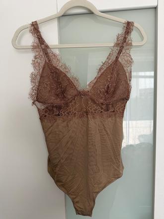 Čipkované body pieces, m