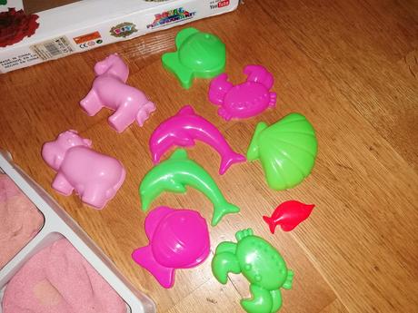 2x sada tekutý piesok s formičkami, 