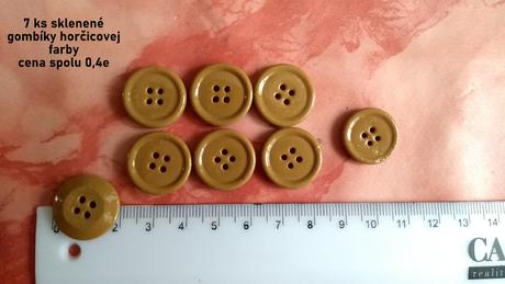 Veľké množstvo rôznych gombíkov,