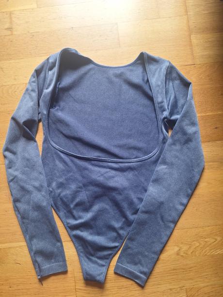 Dámske body, pull&bear,m