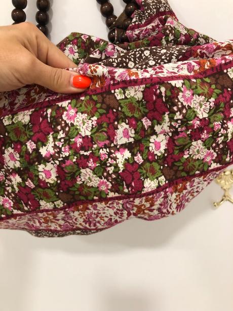 Platena taška s korálkovými rúčkami,