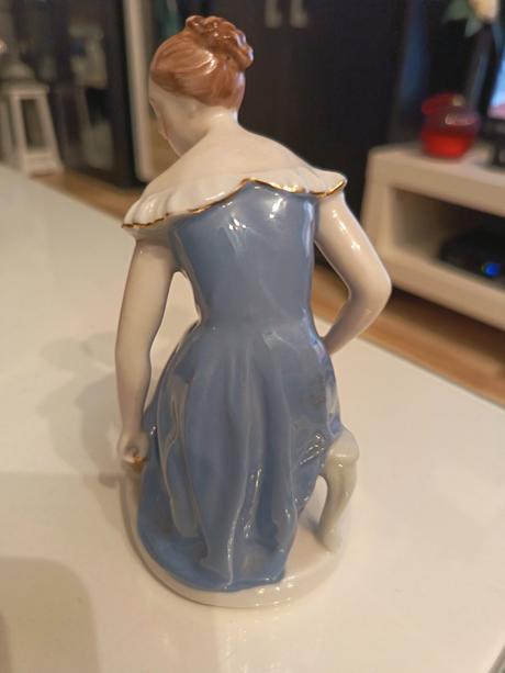 Royal dux soška popoluška, 